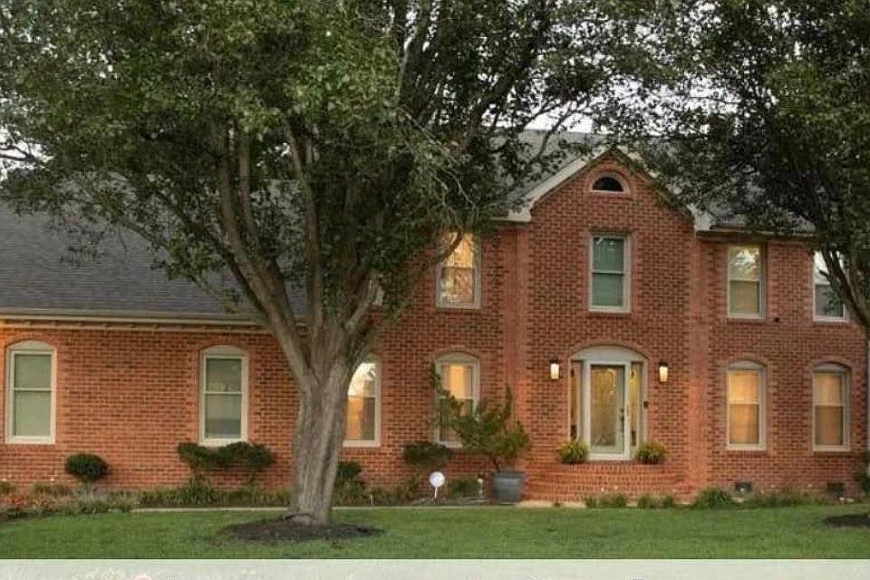 1st image of 801 Heritage Pt