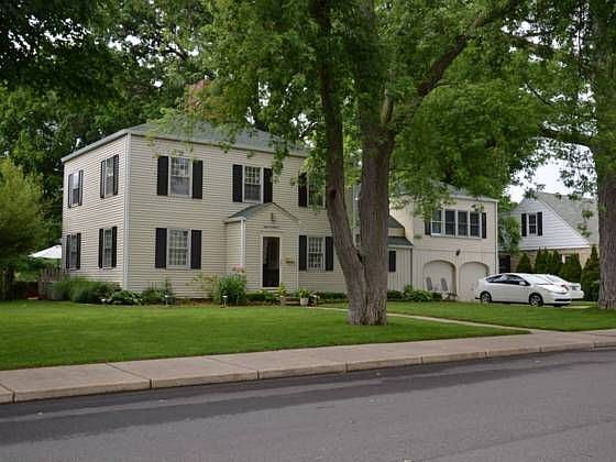 1st image of 1865 Maple Ave