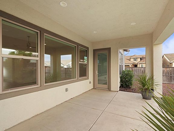 4th image of 1824 Azalea St