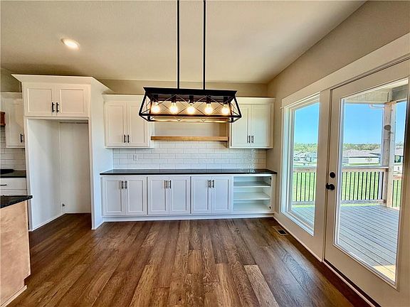 4th image of 524 Skyview Ln