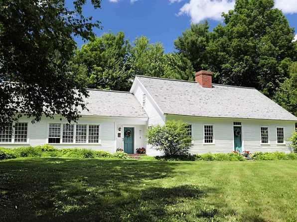 1643 Green Bay Loop, Peacham, VT 05862