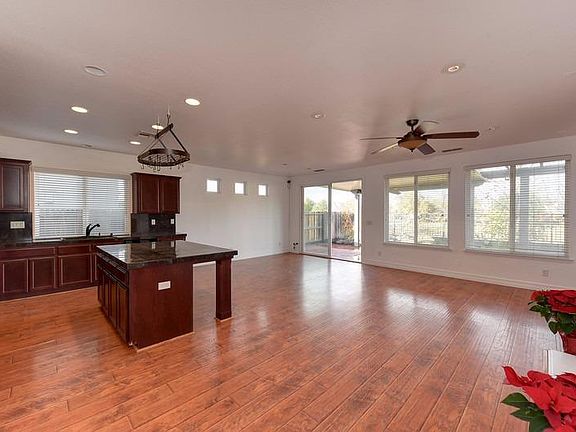 3rd image of 10338 Shoech Ct