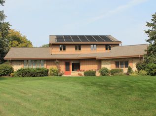 2945 Willaura Ct, Brookfield, WI 53005