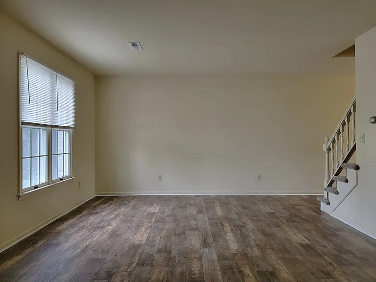 112 S Court St — Photo 3