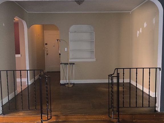 2nd image of 110 Post Ave APT 403