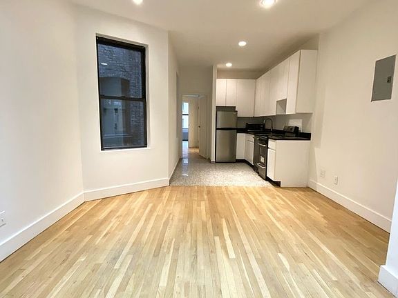 3rd image of 229 E 53rd St #2WR