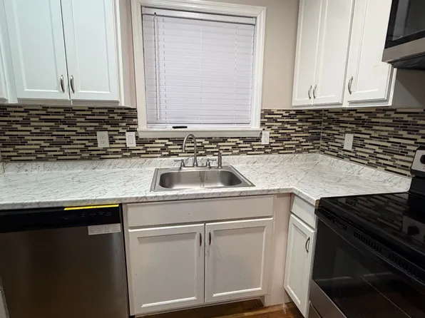 1407 McCauley Rd APT 6, Tallahassee, FL 32308