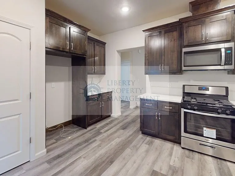 636 Granada Ct — Photo 6