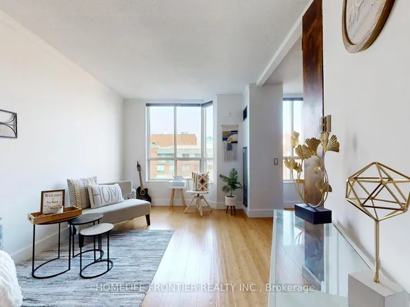 284 Bloor St W #806, Toronto, ON M5S 3B8