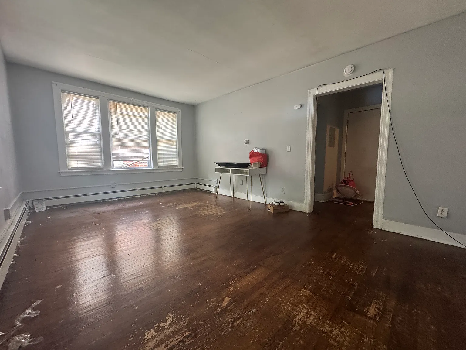 3 bed, 1100 sqft, $1,445 — Photo 4
