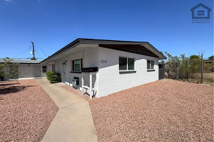1320 N 48th Pl #3
