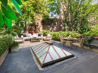 239 E 60th St APT 3R, New York, NY 10022