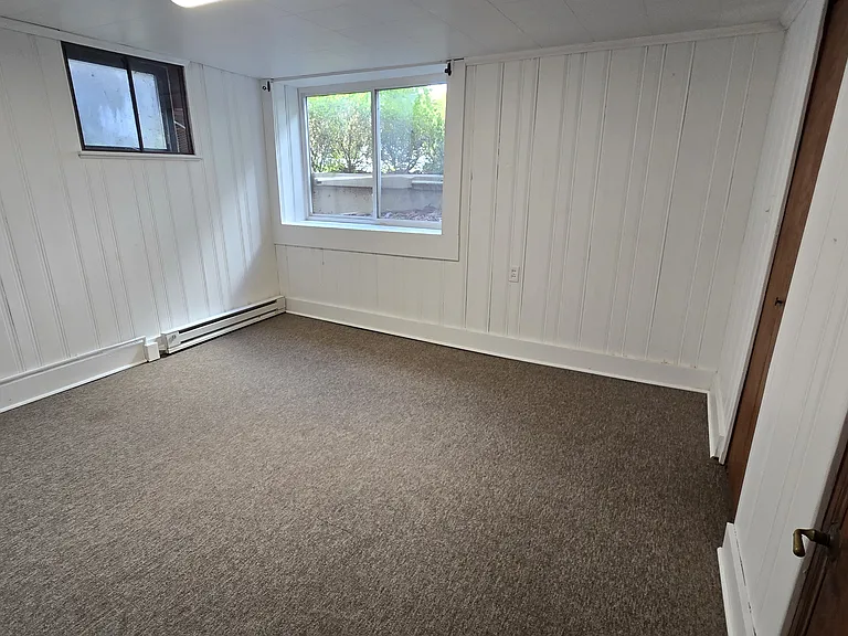 1143 Beaconsfield Ave #6 — Photo 9