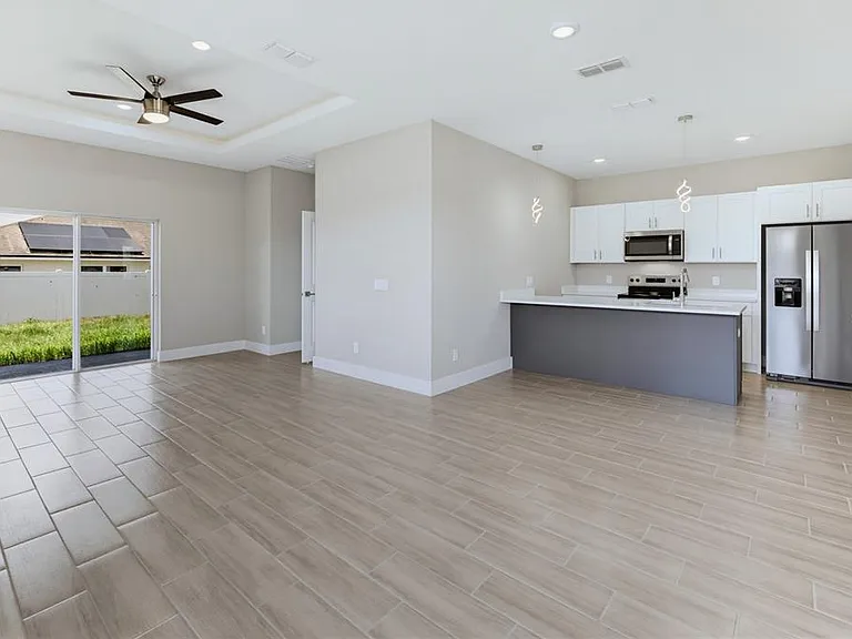 804 Colville Dr — Photo 10