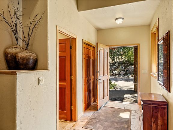 5th image of 816 Spring Hill Road