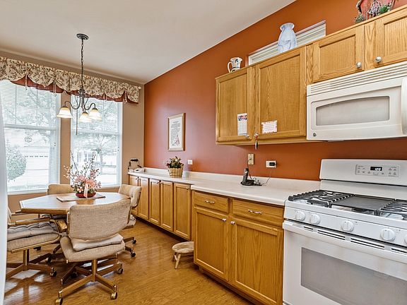 4th image of 12618 Oak Grove Dr