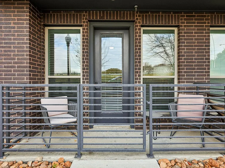 The Huntley — Photo 18