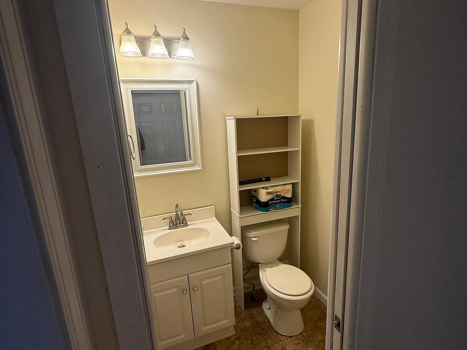 3 bed, 1.5 bath, 1198 sqft, $1,950 — Photo 4
