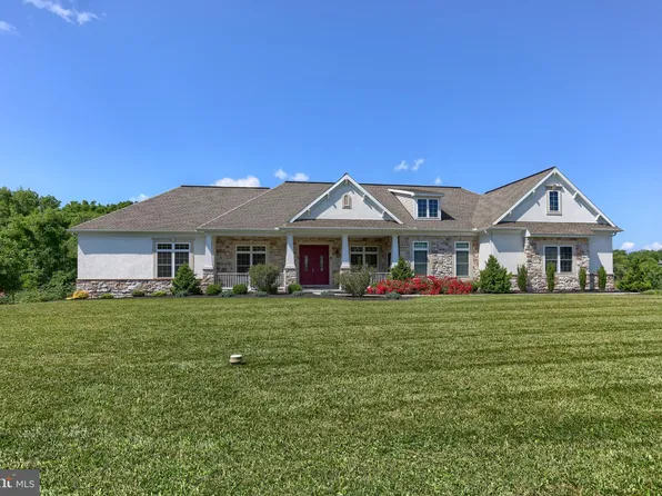 125 Willow Creek Ln, Hummelstown, PA 17036