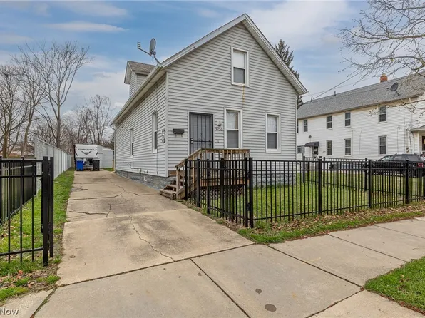 3258 W 44th St, Cleveland, OH 44109