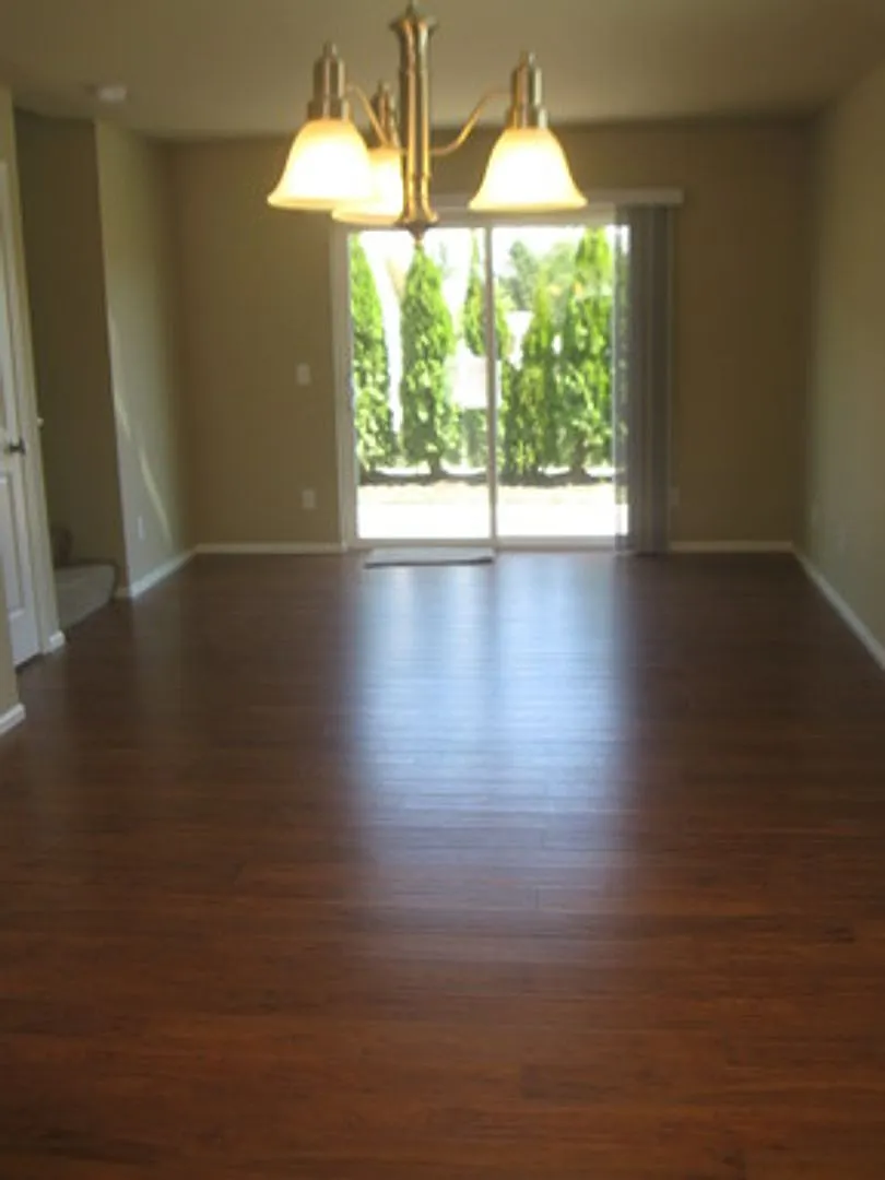 SI2153 — Photo 3