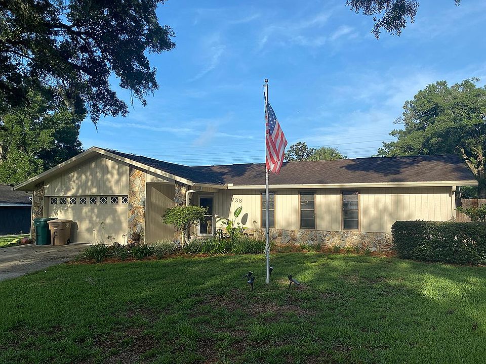 Beautiful ranch style 3/2!