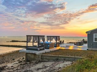 10 Silver Shell Beach Dr, Fairhaven, MA 02719