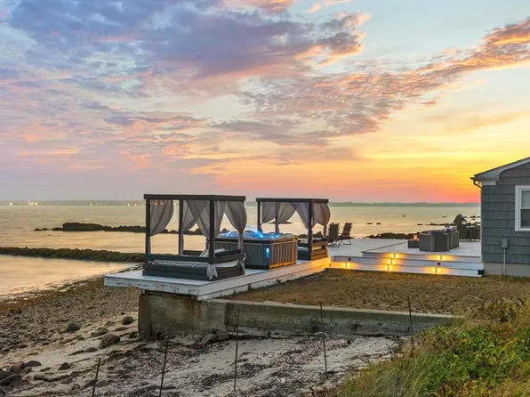 10 Silver Shell Beach Dr, Fairhaven, MA 02719