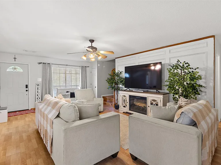 117 E Park Dr — Photo 6