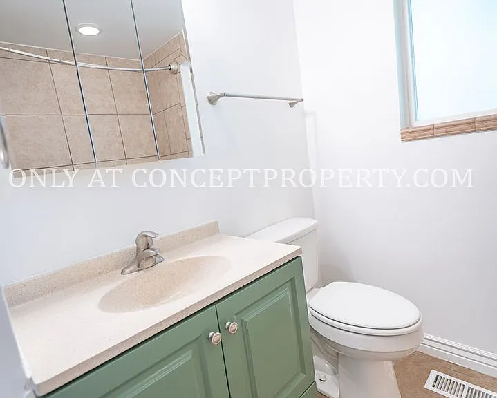 466 E Woodland Ave — Photo 65