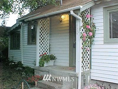 1st image of 1338 1/2 N Wycoff Avenue