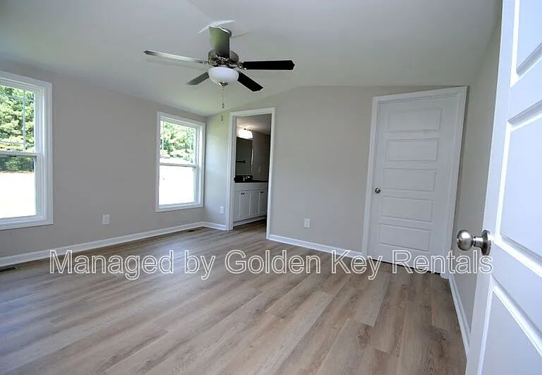 106 Lindsey Brooke Ln — Photo 4