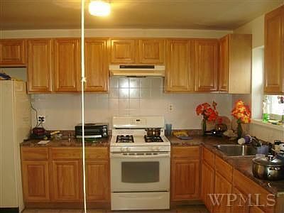 2nd image of 735 Penfield St