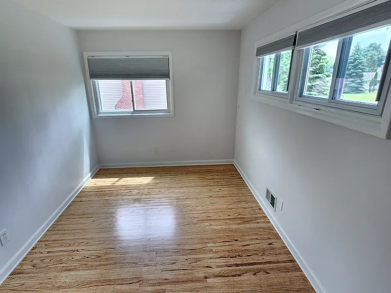 70 Ashley Dr — Photo 12