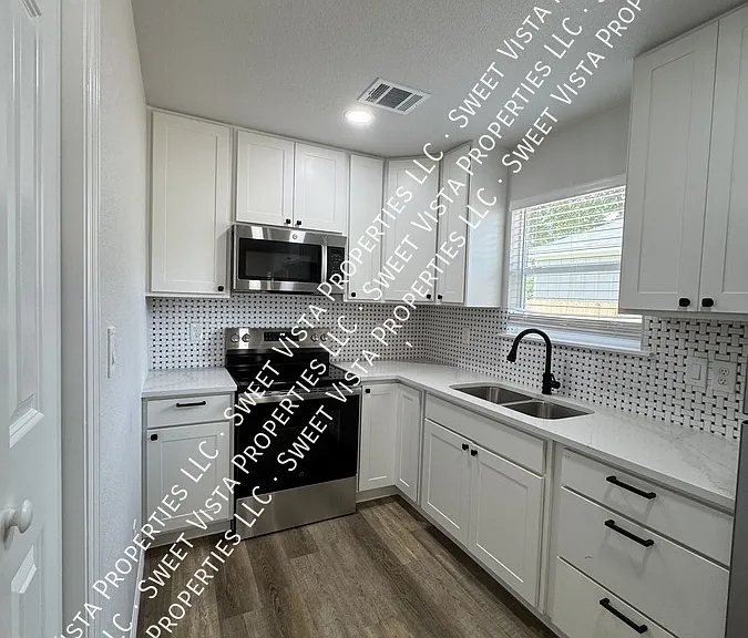 908 S 10th St — Photo 7