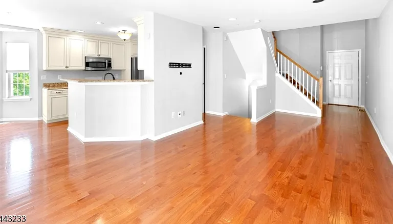 418 Dalton Ct — Photo 10