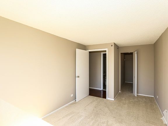 5th image of 448 W Erie St #156