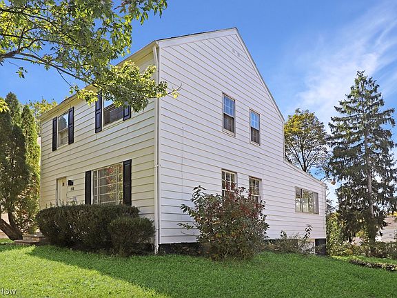2nd image of 1114 Roslyn Ave
