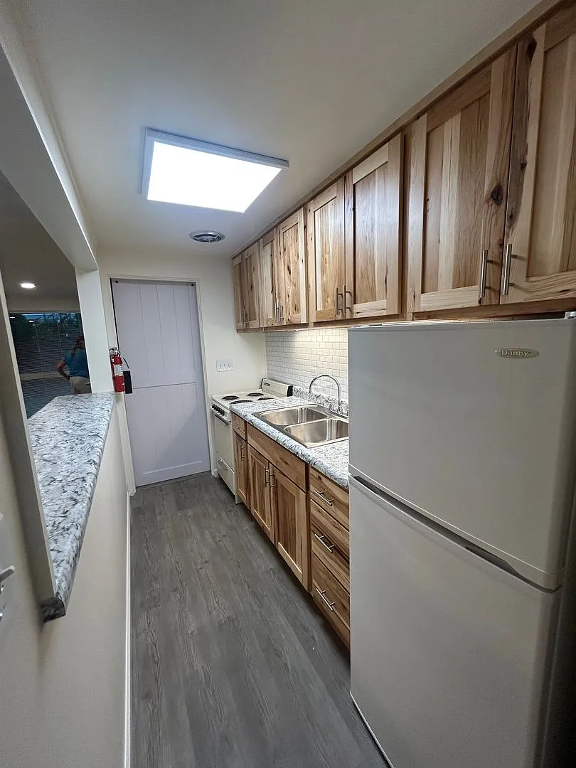 1 bedroom, 1 bathroom Apartment — Photo 2