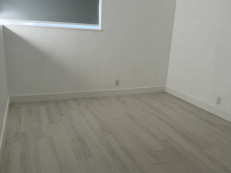 1301 NE 147th St — Photo 6