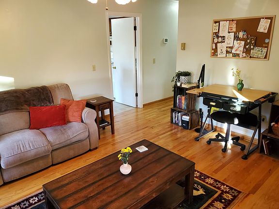 5th image of 110 Tanglewood Dr #1