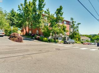 1033 SW Gibbs St UNIT 203, Portland, OR