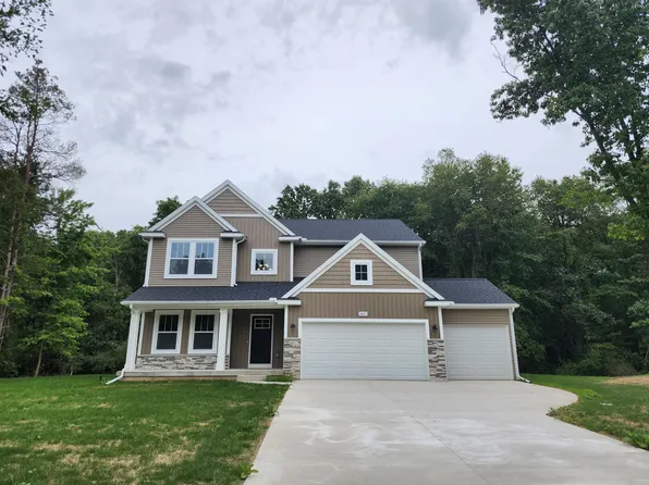 8412 Knotty Pine Ln, Kalamazoo, MI 49009