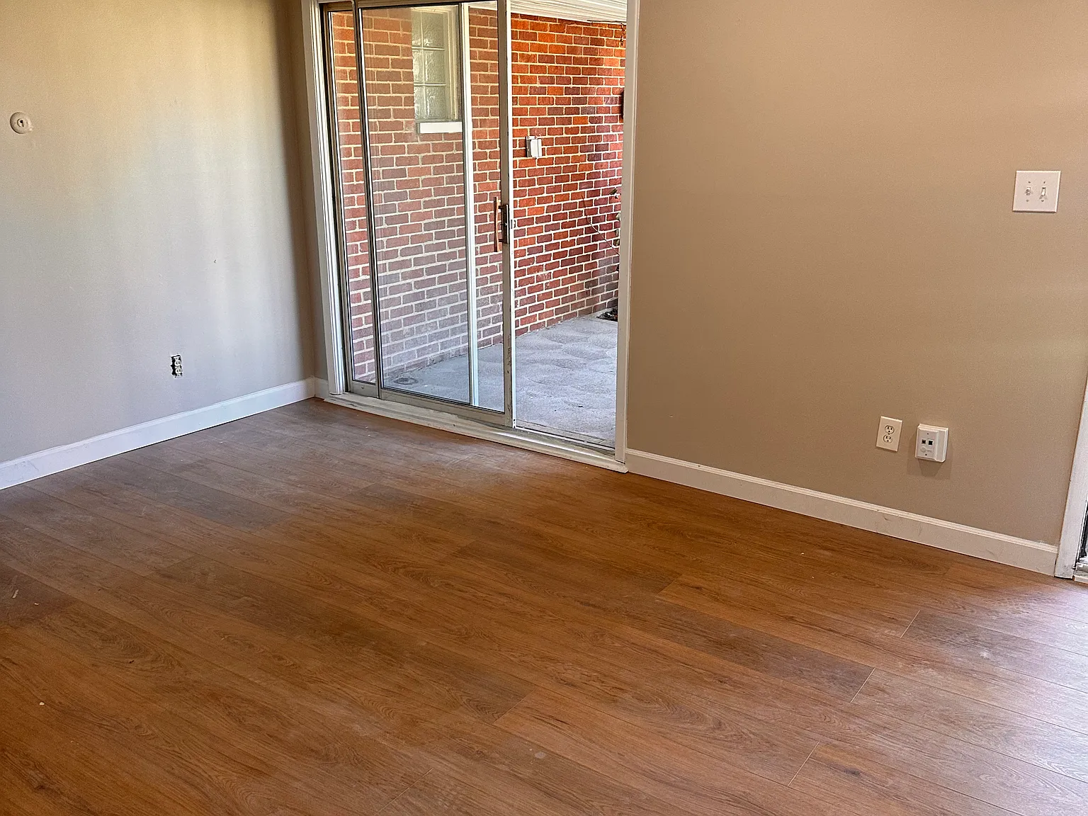 2 bed, 920 sqft, $1,500 — Photo 2