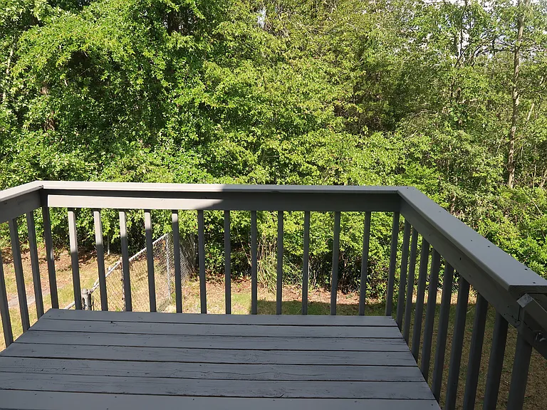 1085 Vaughn Ave — Photo 14