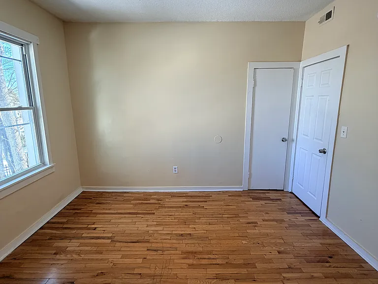 33 Dickerman St #D — Photo 14