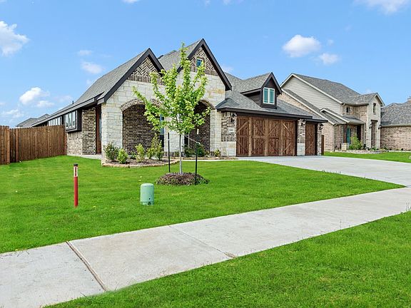 3rd image of 644 Sirius Dr