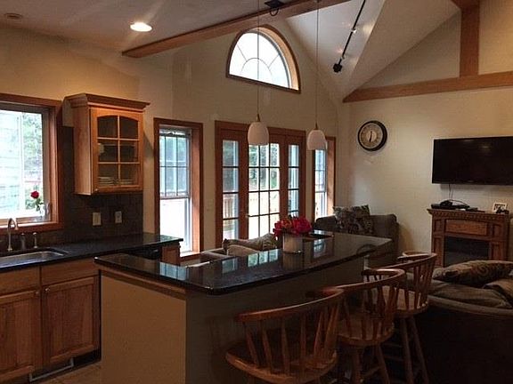 4th image of 24 Briarhurst Dr