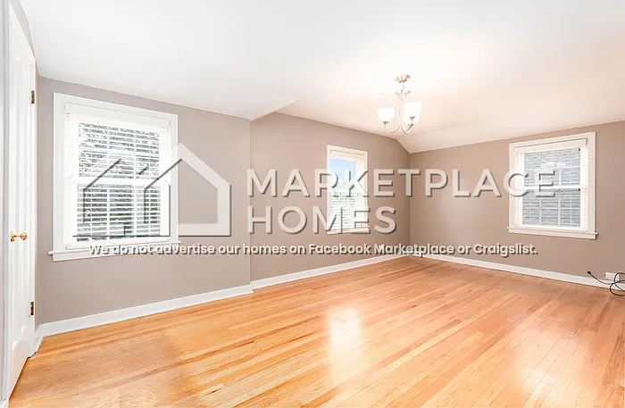 2604 Elm St — Photo 13