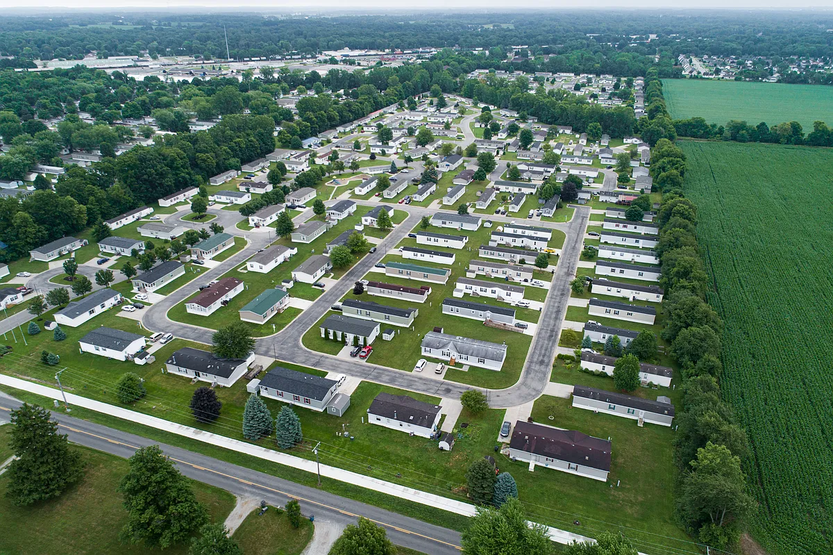Building Photo - Brookside Manor